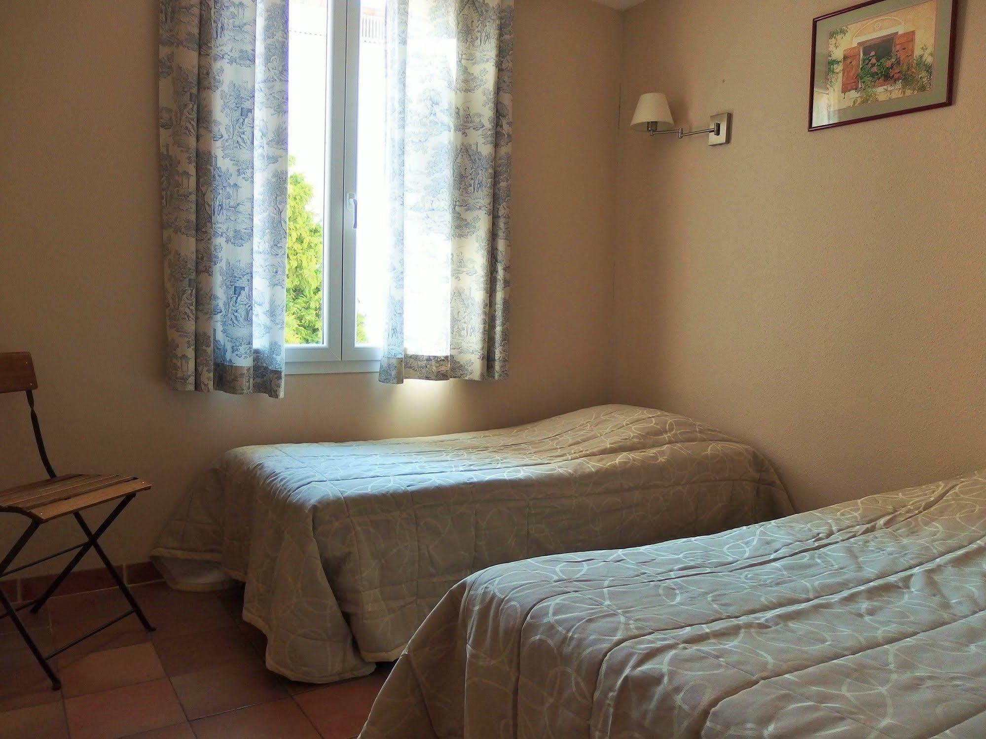 Au Saint Roch - Hotel Et Jardin Avignon Ngoại thất bức ảnh
