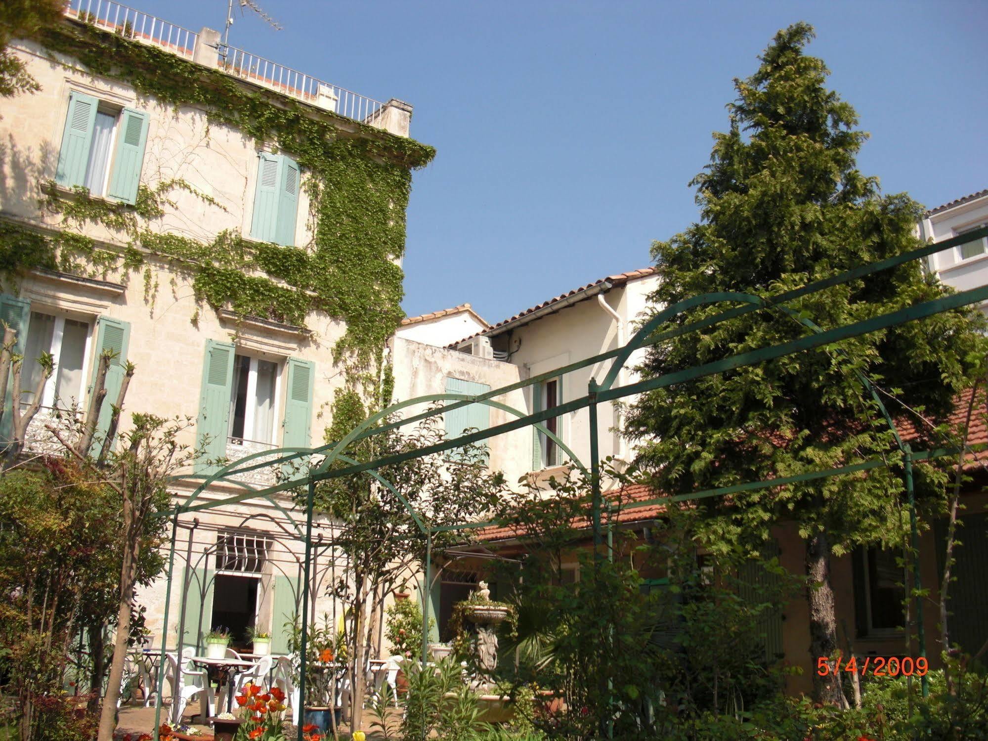 Au Saint Roch - Hotel Et Jardin Avignon Ngoại thất bức ảnh